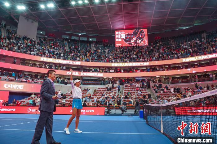 中网赛场张帅收获“双重幸福”：挺进女单八强