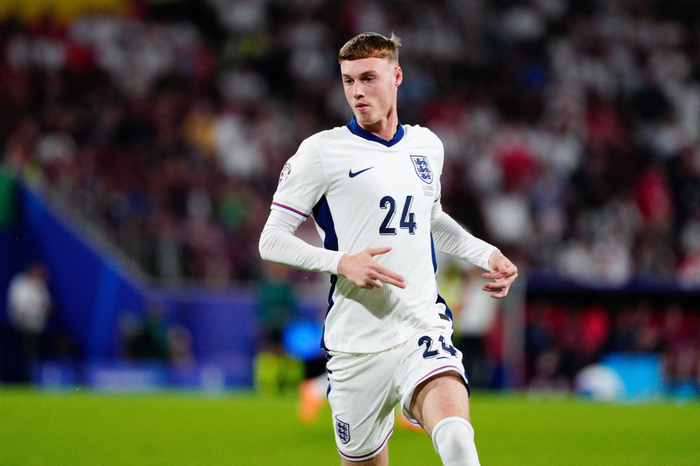 热刺财政危机加剧，德泽尔比接任主帅，曼联瞄