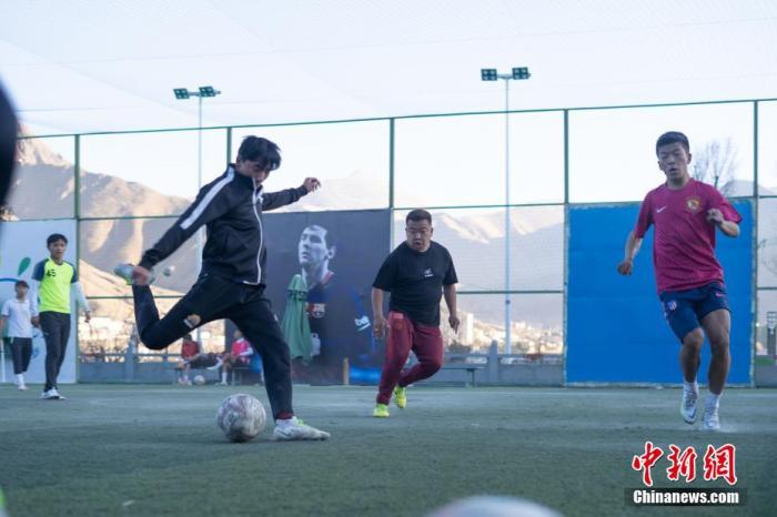 西藏高原足球迎来发展新机遇