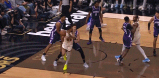 库里复出首战建功 勇士力克国王延续复苏势头