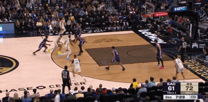 库里复出首战建功 勇士力克国王延续复苏势头