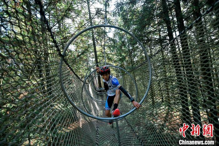 重庆武隆山地户外赛落幕 彭剑辉搭档叶朝阳摘男