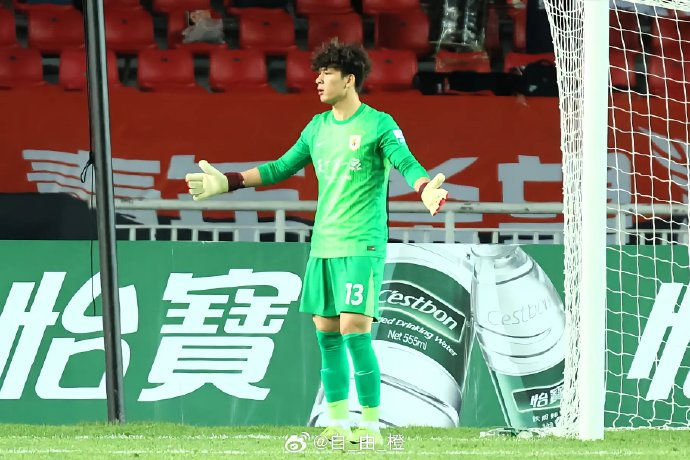 依合散赛后晒胜利宣言兄弟情助力山东泰山夺冠