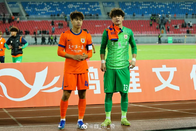 依合散赛后晒胜利宣言兄弟情助力山东泰山夺冠