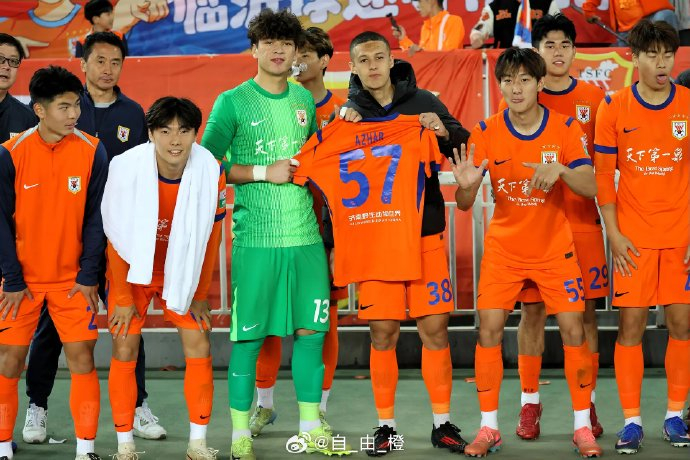 依合散赛后晒胜利宣言兄弟情助力山东泰山夺冠